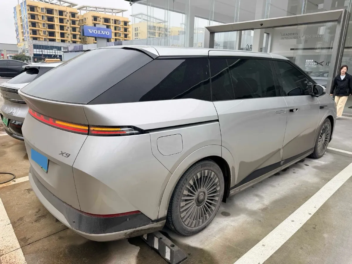 2025 Xpeng X9 BEV,autocango,china used car exporter,china ev exporter,chinese used car exporter,chinese used ev exporter