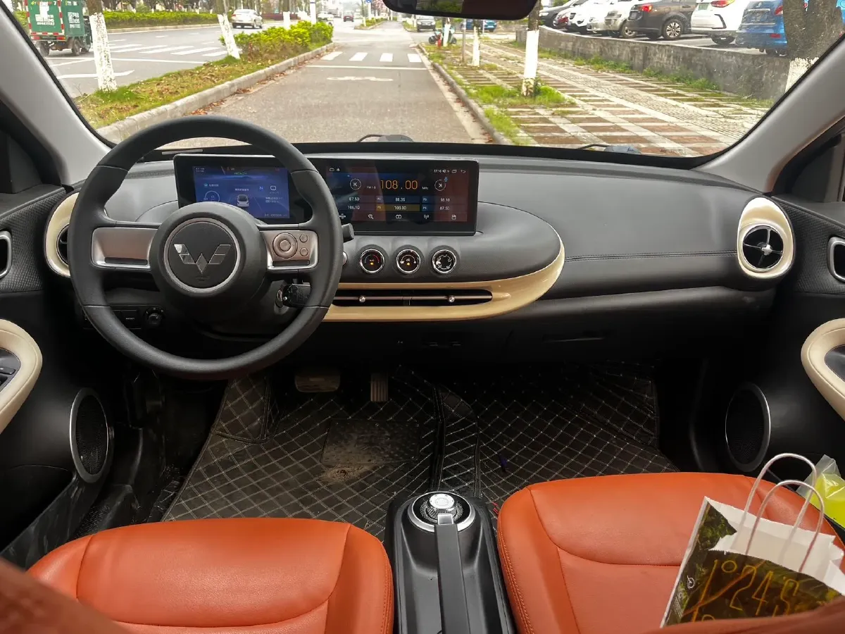 2023 WuLing BinGuo BEV 31.9KWH,autocango,china used car exporter,china ev exporter,chinese used car exporter,chinese used ev exporter