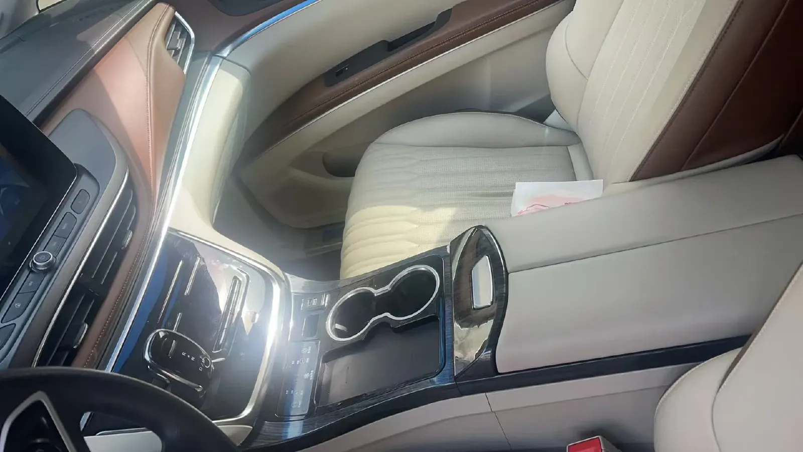 2022 Buick GL8 2.0T 237HP L4 9AT,autocango,china used car exporter,china ev exporter,chinese used car exporter,chinese used ev exporter