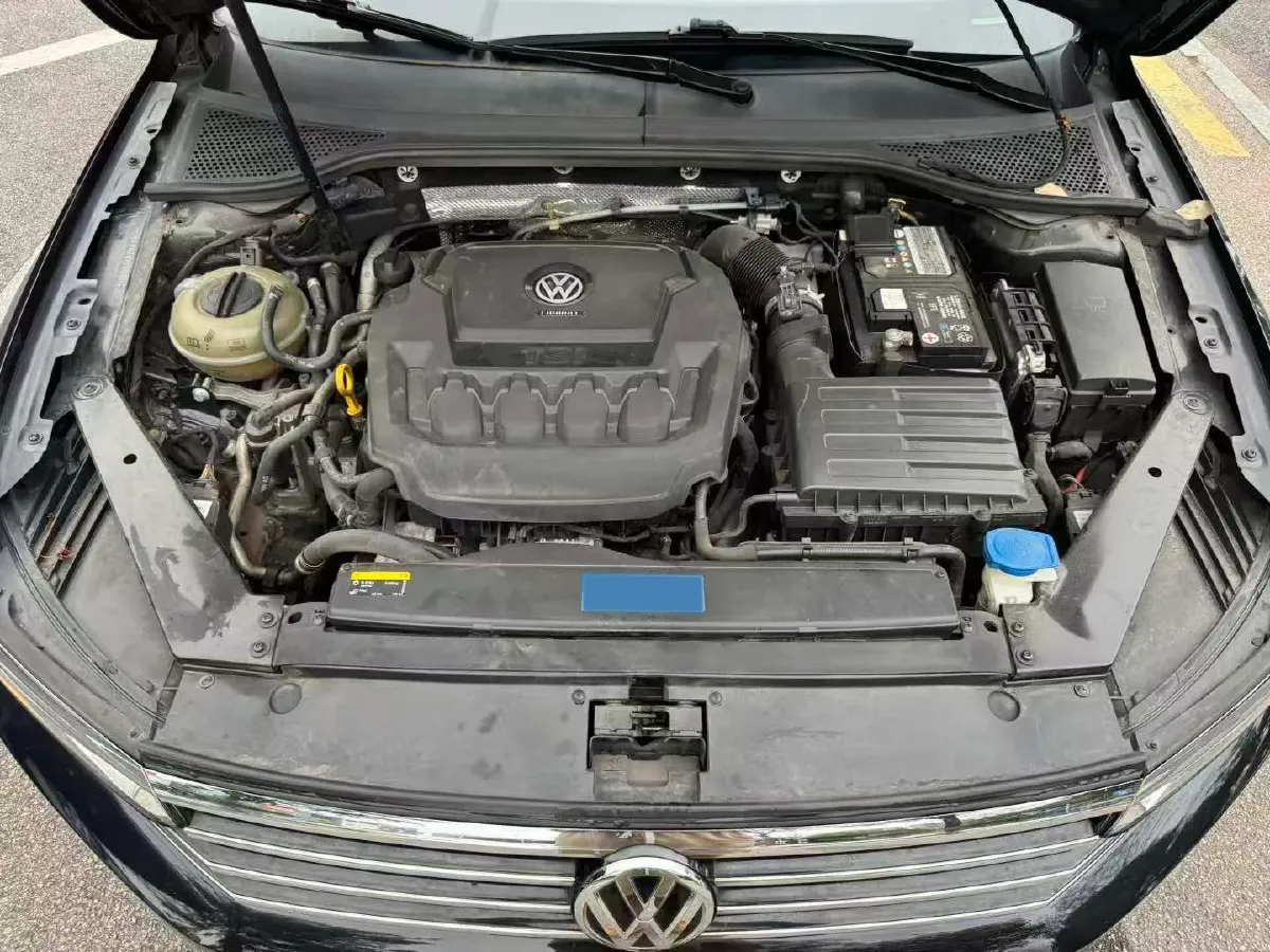 2019 Volkswagen Magotan 2.0T 186HP L4 7DCT,autocango,china used car exporter,china ev exporter,chinese used car exporter,chinese used ev exporter