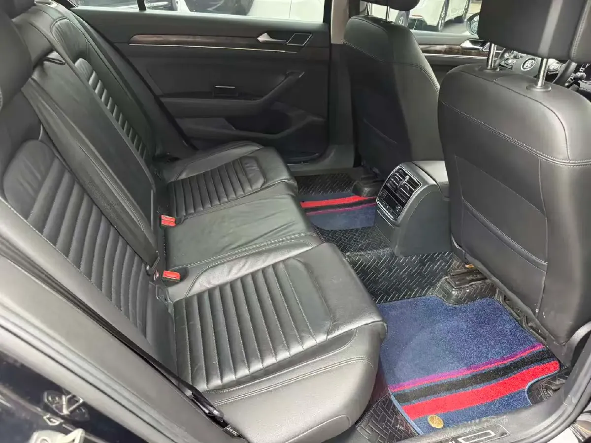 2019 Volkswagen Magotan 2.0T 186HP L4 7DCT,autocango,china used car exporter,china ev exporter,chinese used car exporter,chinese used ev exporter