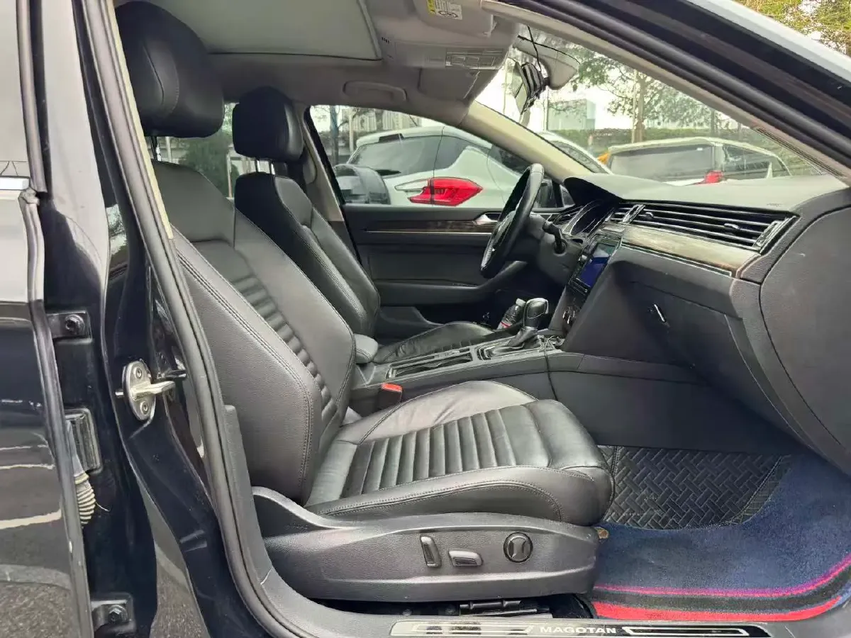 2019 Volkswagen Magotan 2.0T 186HP L4 7DCT,autocango,china used car exporter,china ev exporter,chinese used car exporter,chinese used ev exporter