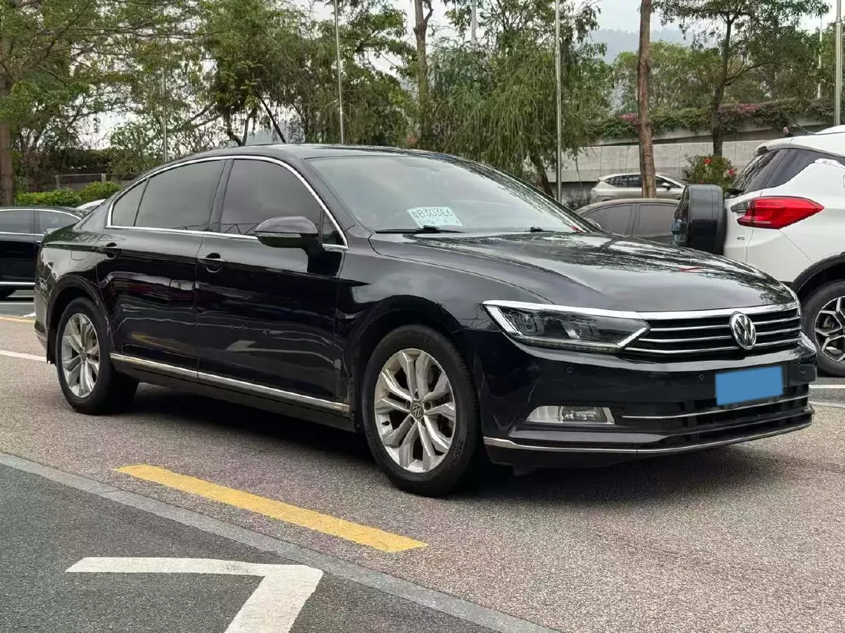 2019 Volkswagen Magotan 2.0T 186HP L4 7DCT,autocango,china used car exporter,china ev exporter,chinese used car exporter,chinese used ev exporter