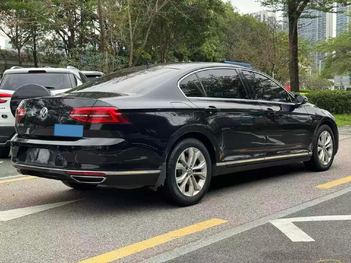 2019 Volkswagen Magotan 2.0T 186HP L4 7DCT,autocango,china used car exporter,china ev exporter,chinese used car exporter,chinese used ev exporter