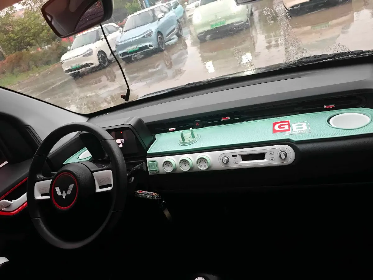 2022 WuLing HongGuang MINI EV BEV 17.3KWH,autocango,china used car exporter,china ev exporter,chinese used car exporter,chinese used ev exporter