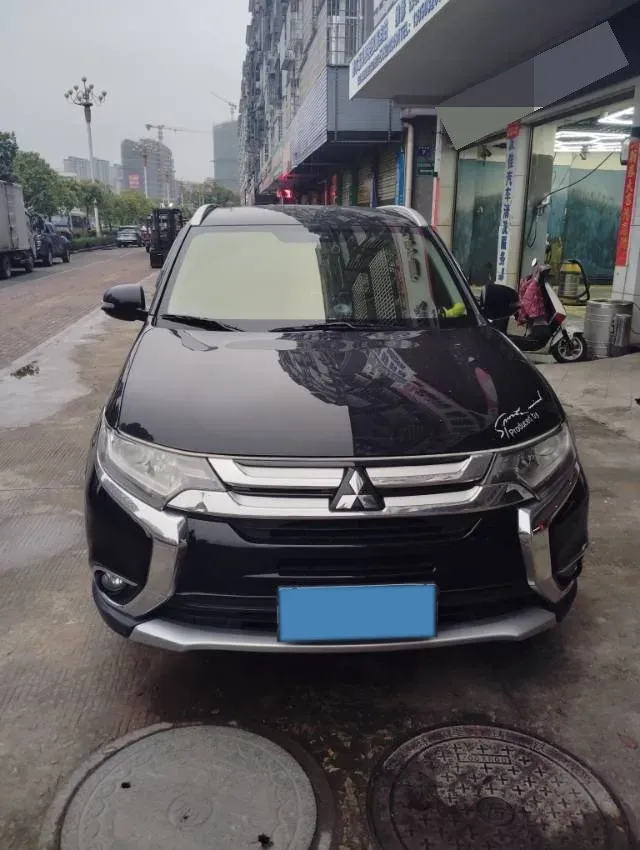 2018 Mitsubishi Outlander 2.0L 166HP L4 CVT,autocango,china used car exporter,china ev exporter,chinese used car exporter,chinese used ev exporter