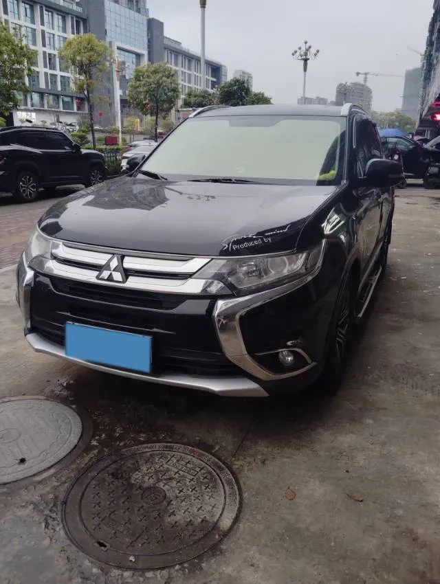 2018 Mitsubishi Outlander 2.0L 166HP L4 CVT,autocango,china used car exporter,china ev exporter,chinese used car exporter,chinese used ev exporter