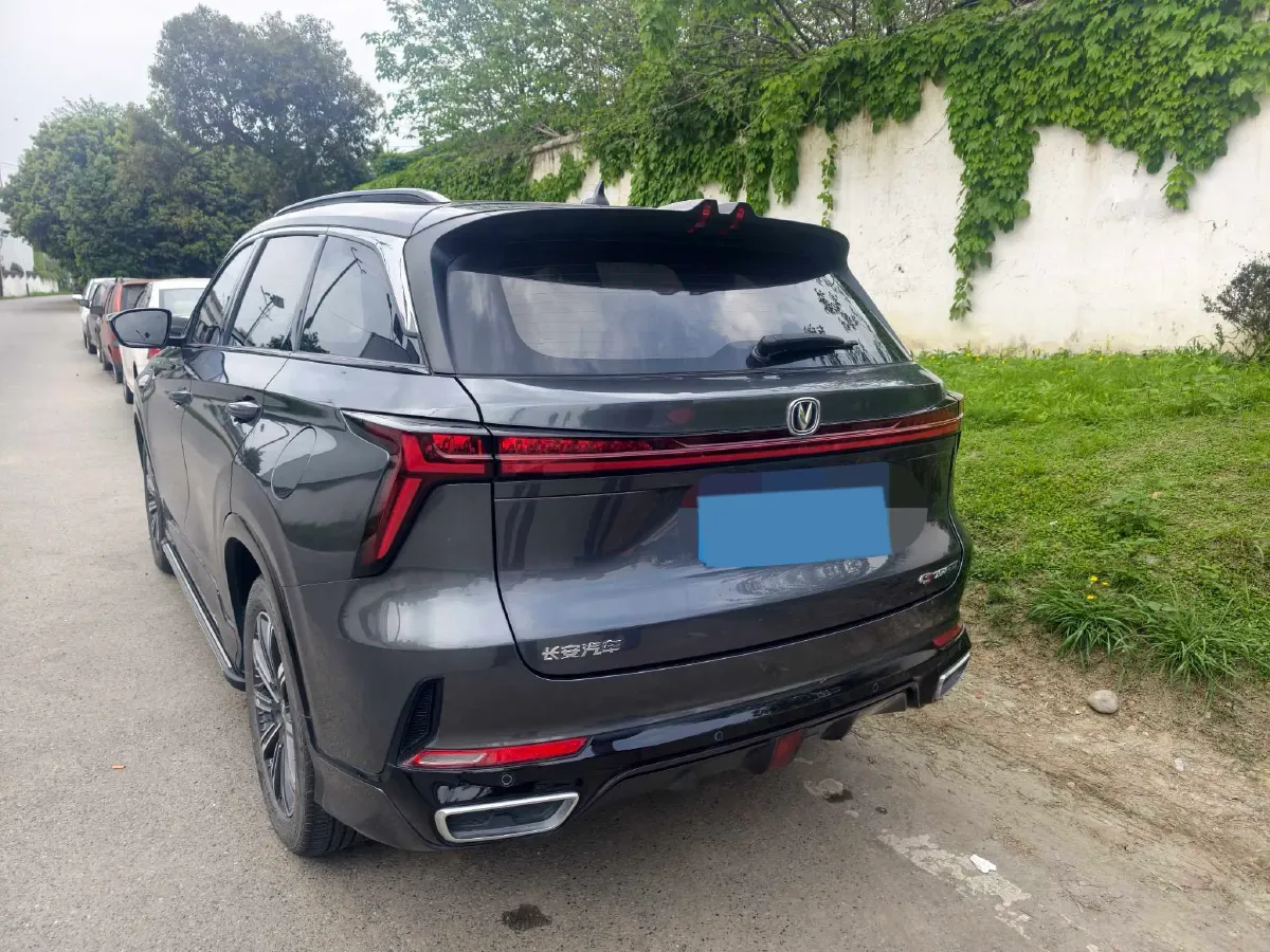 2022 ChangAn CS75 Plus 1.5T 178HP L4 6AT,autocango,china used car exporter,china ev exporter,chinese used car exporter,chinese used ev exporter