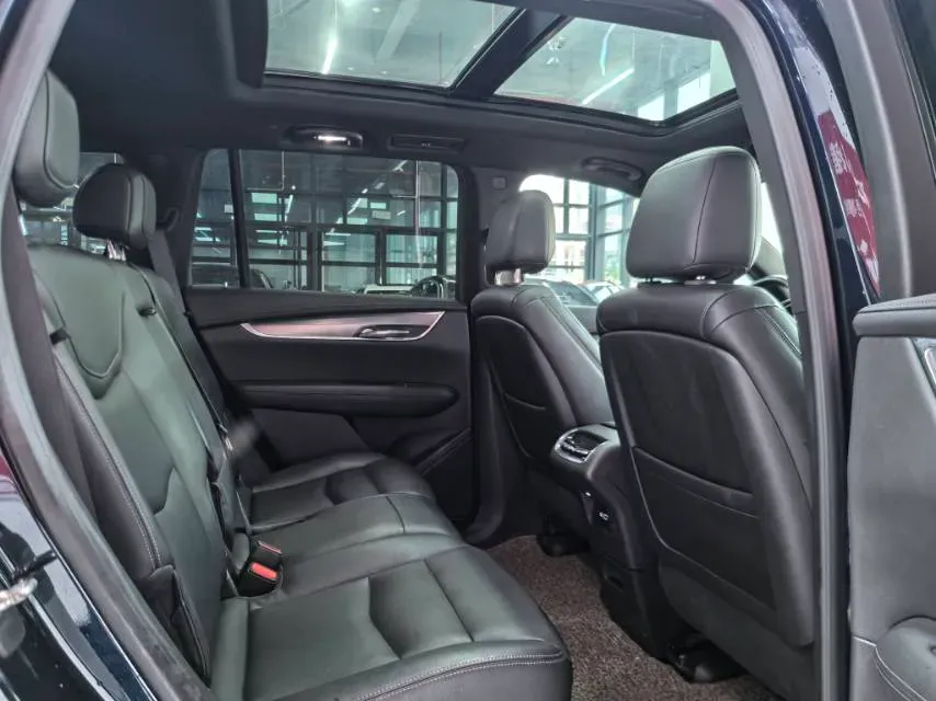 2022 Cadillac XT6 2.0T 237HP L4 9AT,autocango,china used car exporter,china ev exporter,chinese used car exporter,chinese used ev exporter