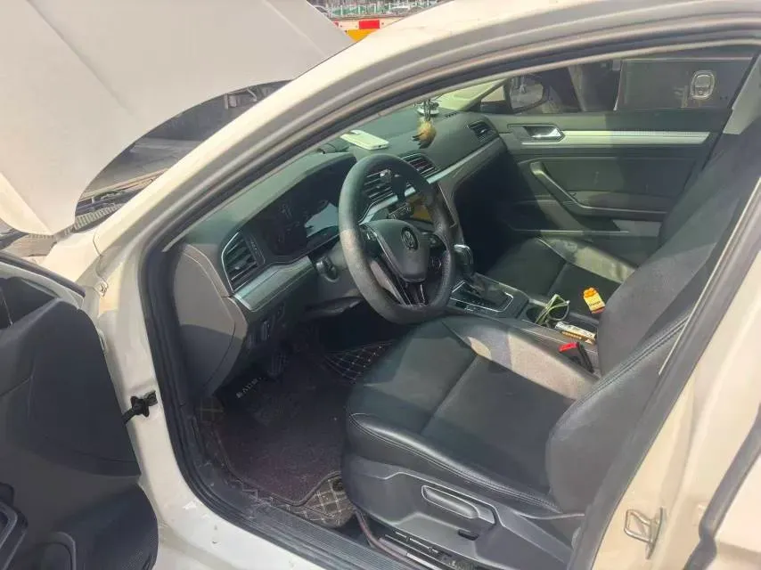 2019 Volkswagen T-Cross 1.4T 150HP L4 7DCT,autocango,china used car exporter,china ev exporter,chinese used car exporter,chinese used ev exporter