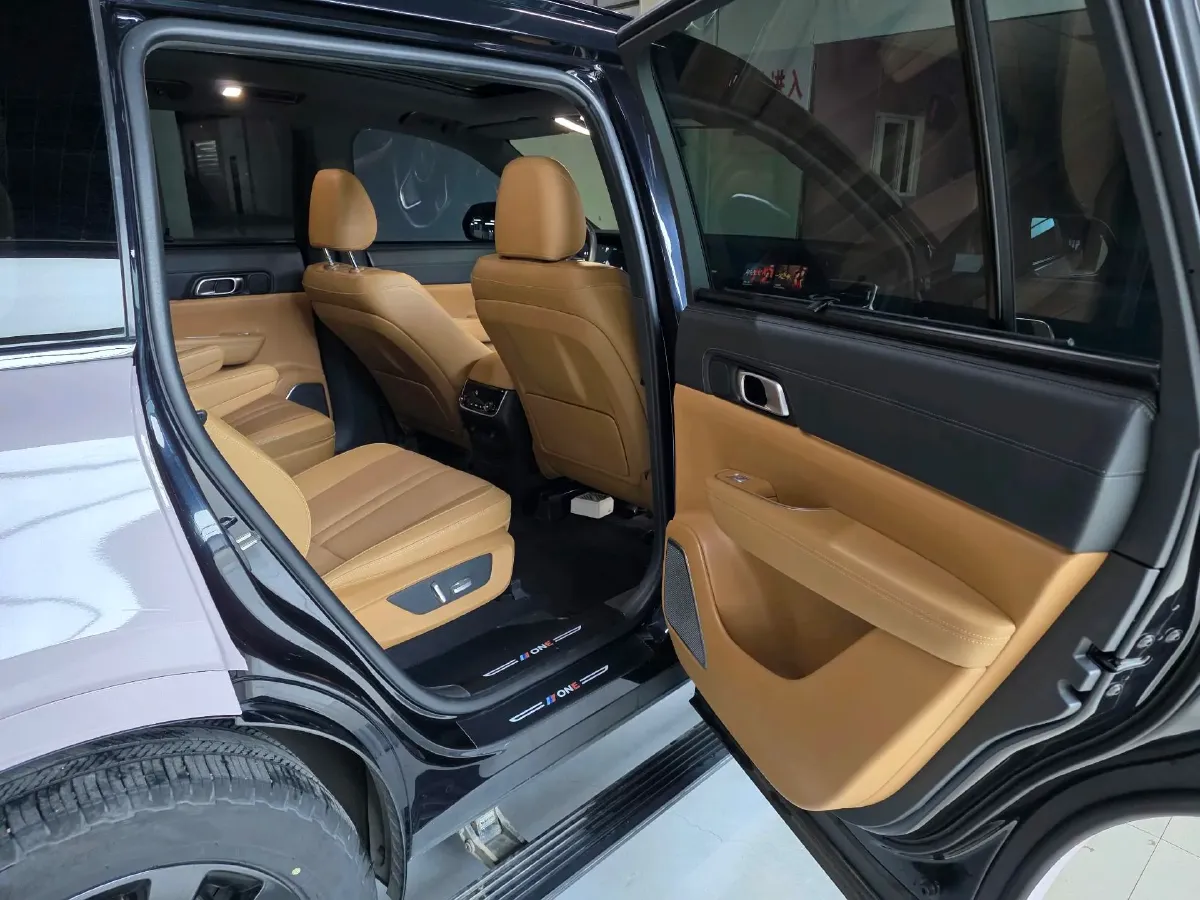 2020 Li ONE Range Extended 131HP REEV 40.5KWH,autocango,china used car exporter,china ev exporter,chinese used car exporter,chinese used ev exporter
