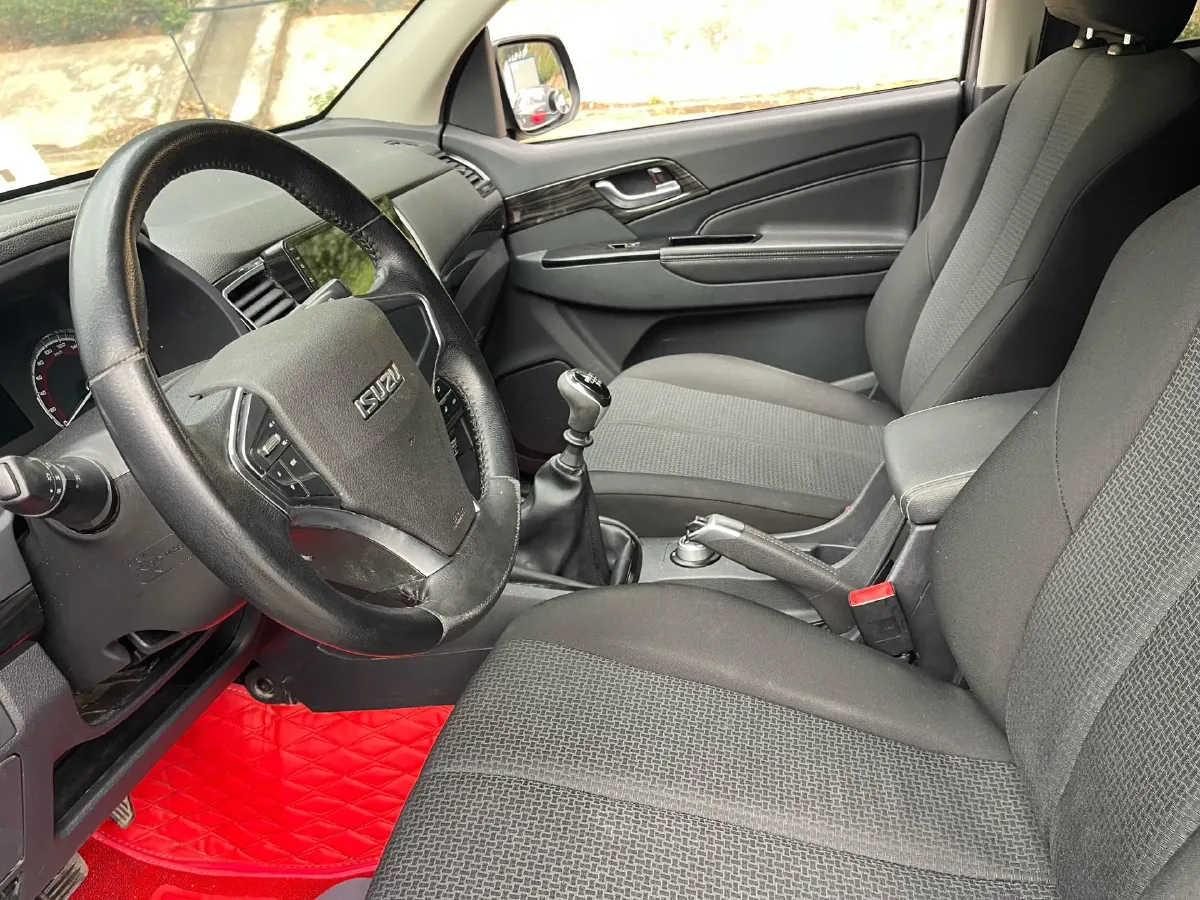 2019 Isuzu LingTuo 2.5T 129HP L4 6MT,autocango,china used car exporter,china ev exporter,chinese used car exporter,chinese used ev exporter