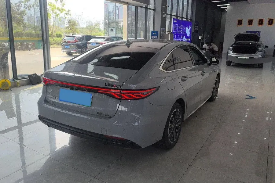 2025 Fulwin FulwinA8L 1.5T 156HP L4 1DHT PHEV 18.67KWH,autocango,china used car exporter,china ev exporter,chinese used car exporter,chinese used ev exporter
