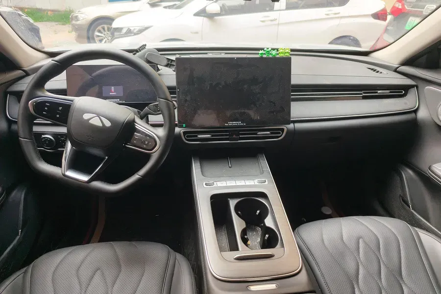 2025 Fulwin FulwinA8L 1.5T 156HP L4 1DHT PHEV 18.67KWH,autocango,china used car exporter,china ev exporter,chinese used car exporter,chinese used ev exporter