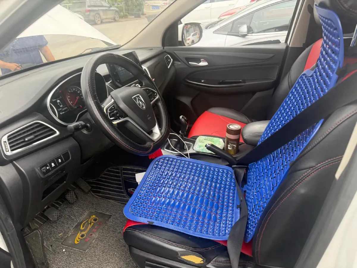 2019 BaoJun 730 1.5T 147HP L4 6MT,autocango,china used car exporter,china ev exporter,chinese used car exporter,chinese used ev exporter