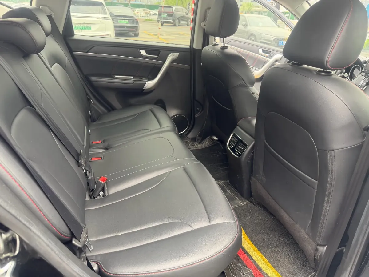 2019 Haval M6 1.5T 150HP L4 7DCT,autocango,china used car exporter,china ev exporter,chinese used car exporter,chinese used ev exporter