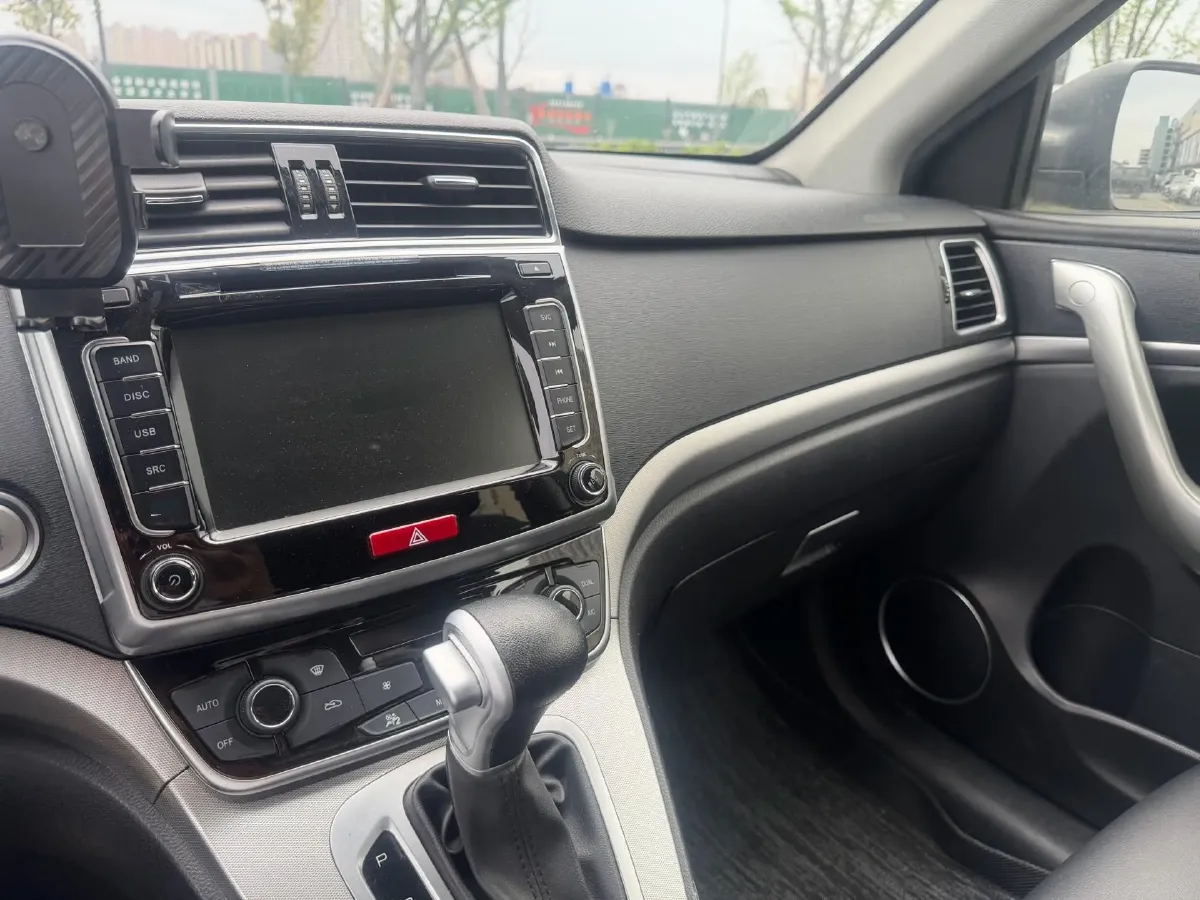 2019 Haval M6 1.5T 150HP L4 7DCT,autocango,china used car exporter,china ev exporter,chinese used car exporter,chinese used ev exporter