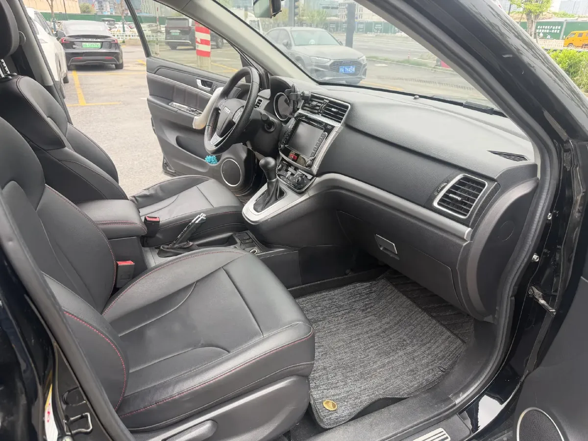 2019 Haval M6 1.5T 150HP L4 7DCT,autocango,china used car exporter,china ev exporter,chinese used car exporter,chinese used ev exporter