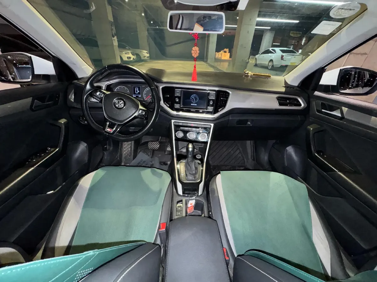 2019 Volkswagen T-Roc 1.4T 131HP L4 7DCT,autocango,china used car exporter,china ev exporter,chinese used car exporter,chinese used ev exporter
