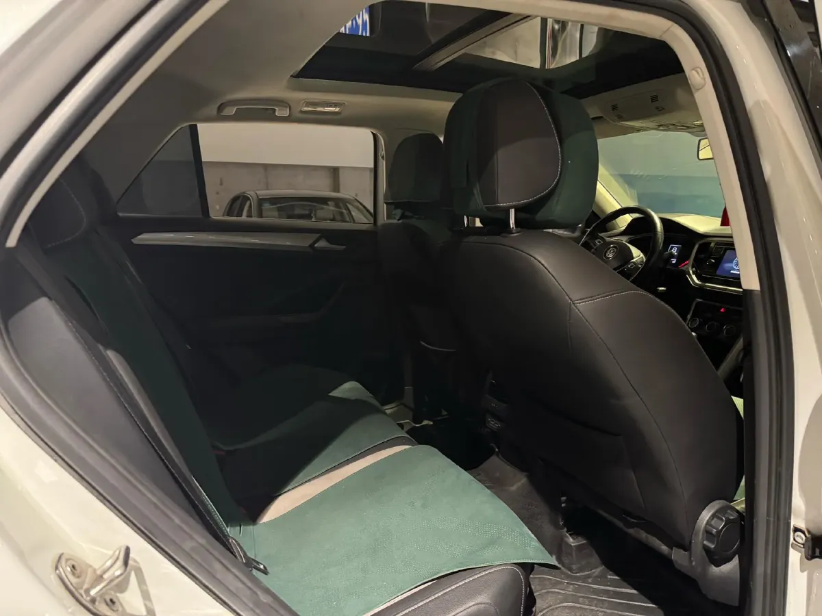 2019 Volkswagen T-Roc 1.4T 131HP L4 7DCT,autocango,china used car exporter,china ev exporter,chinese used car exporter,chinese used ev exporter