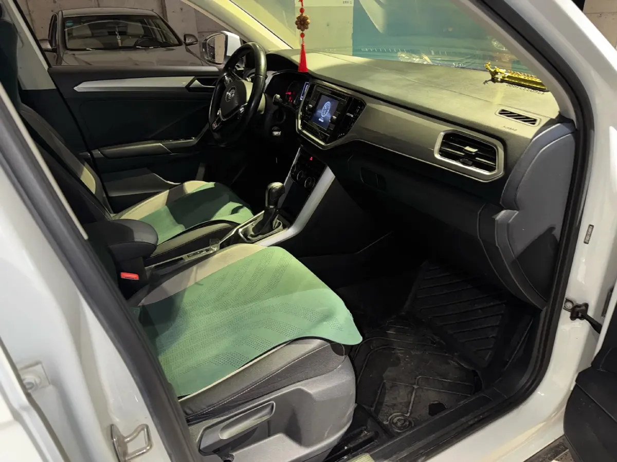 2019 Volkswagen T-Roc 1.4T 131HP L4 7DCT,autocango,china used car exporter,china ev exporter,chinese used car exporter,chinese used ev exporter
