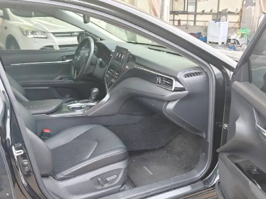 2021 Toyota Camry 2.5L 209HP L4 8AT,autocango,china used car exporter,china ev exporter,chinese used car exporter,chinese used ev exporter