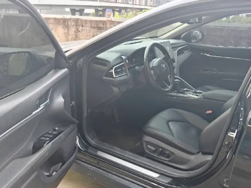 2021 Toyota Camry 2.5L 209HP L4 8AT,autocango,china used car exporter,china ev exporter,chinese used car exporter,chinese used ev exporter