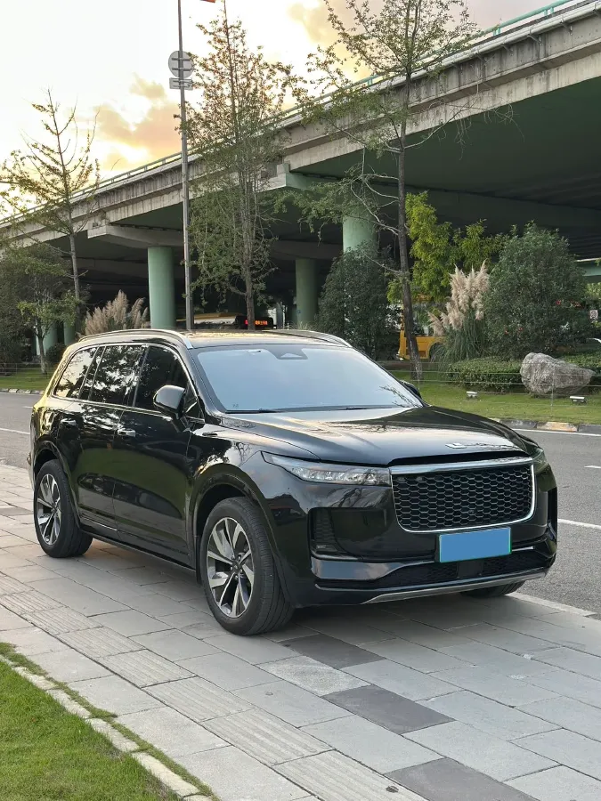 2021 Li ONE Range Extended 131HP REEV 40.5KWH,autocango,china used car exporter,china ev exporter,chinese used car exporter,chinese used ev exporter