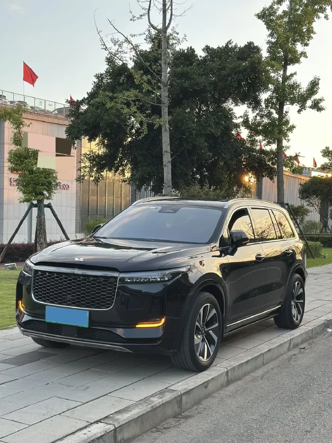 2021 Li ONE Range Extended 131HP REEV 40.5KWH,autocango,china used car exporter,china ev exporter,chinese used car exporter,chinese used ev exporter