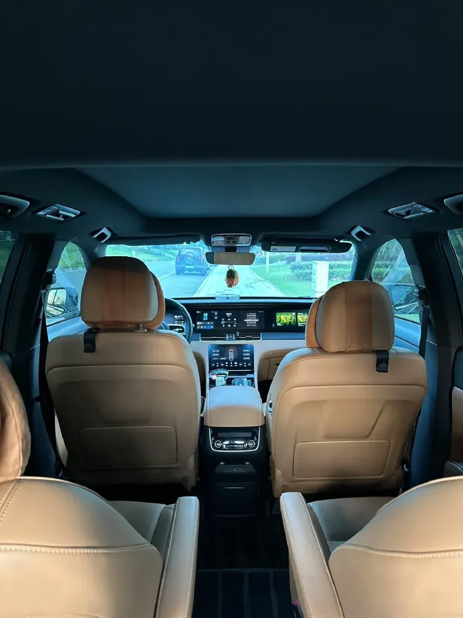 2021 Li ONE Range Extended 131HP REEV 40.5KWH,autocango,china used car exporter,china ev exporter,chinese used car exporter,chinese used ev exporter