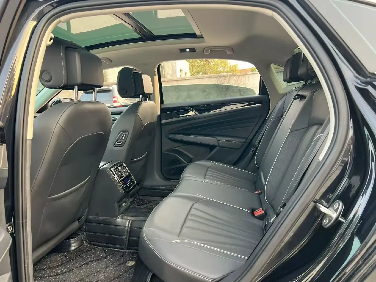 2024 Volkswagen Passat 2.0T 186HP L4 7DCT,autocango,china used car exporter,china ev exporter,chinese used car exporter,chinese used ev exporter