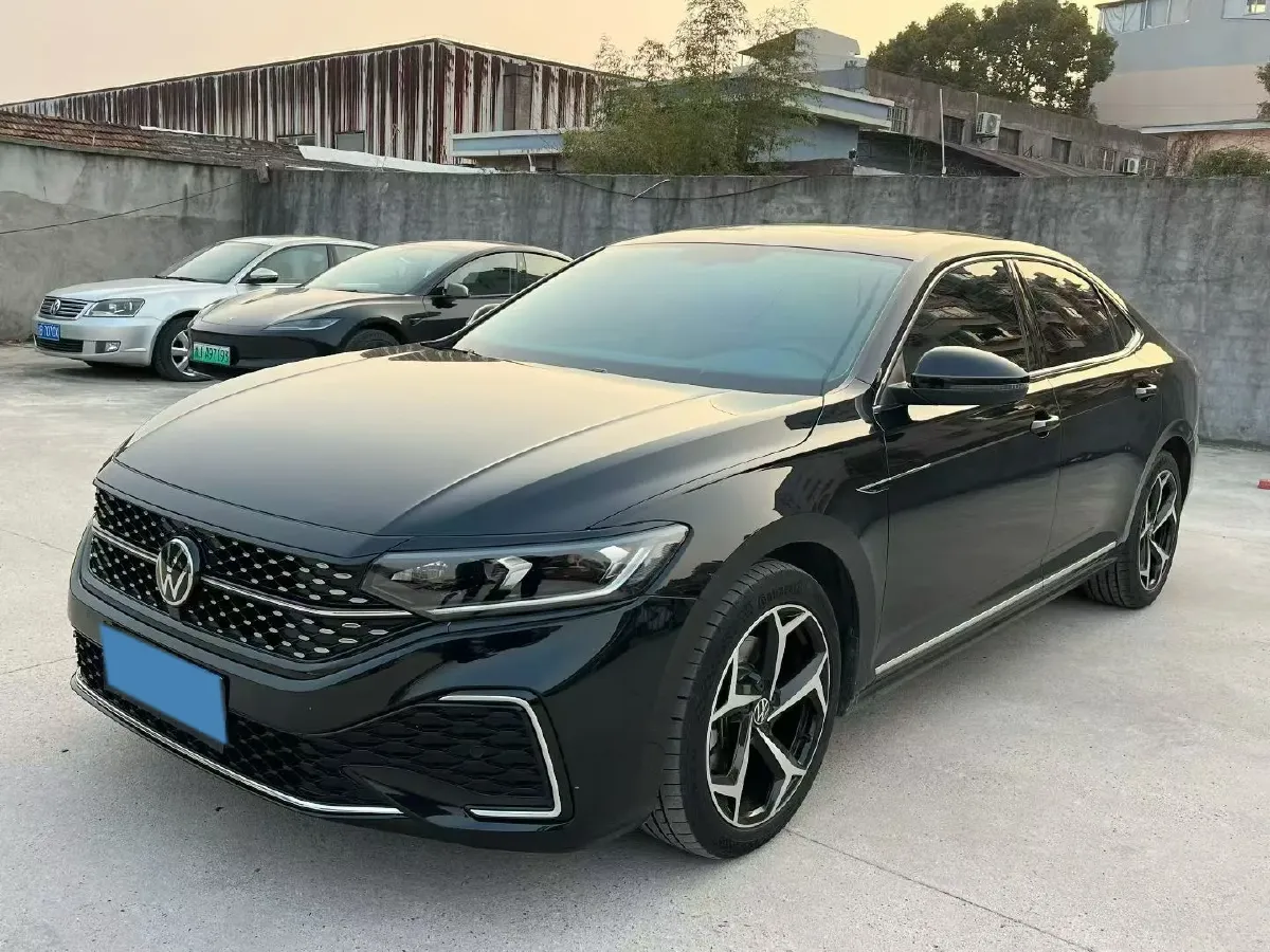 2024 Volkswagen Passat 2.0T 186HP L4 7DCT,autocango,china used car exporter,china ev exporter,chinese used car exporter,chinese used ev exporter