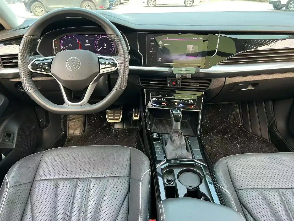 2024 Volkswagen Passat 2.0T 186HP L4 7DCT,autocango,china used car exporter,china ev exporter,chinese used car exporter,chinese used ev exporter