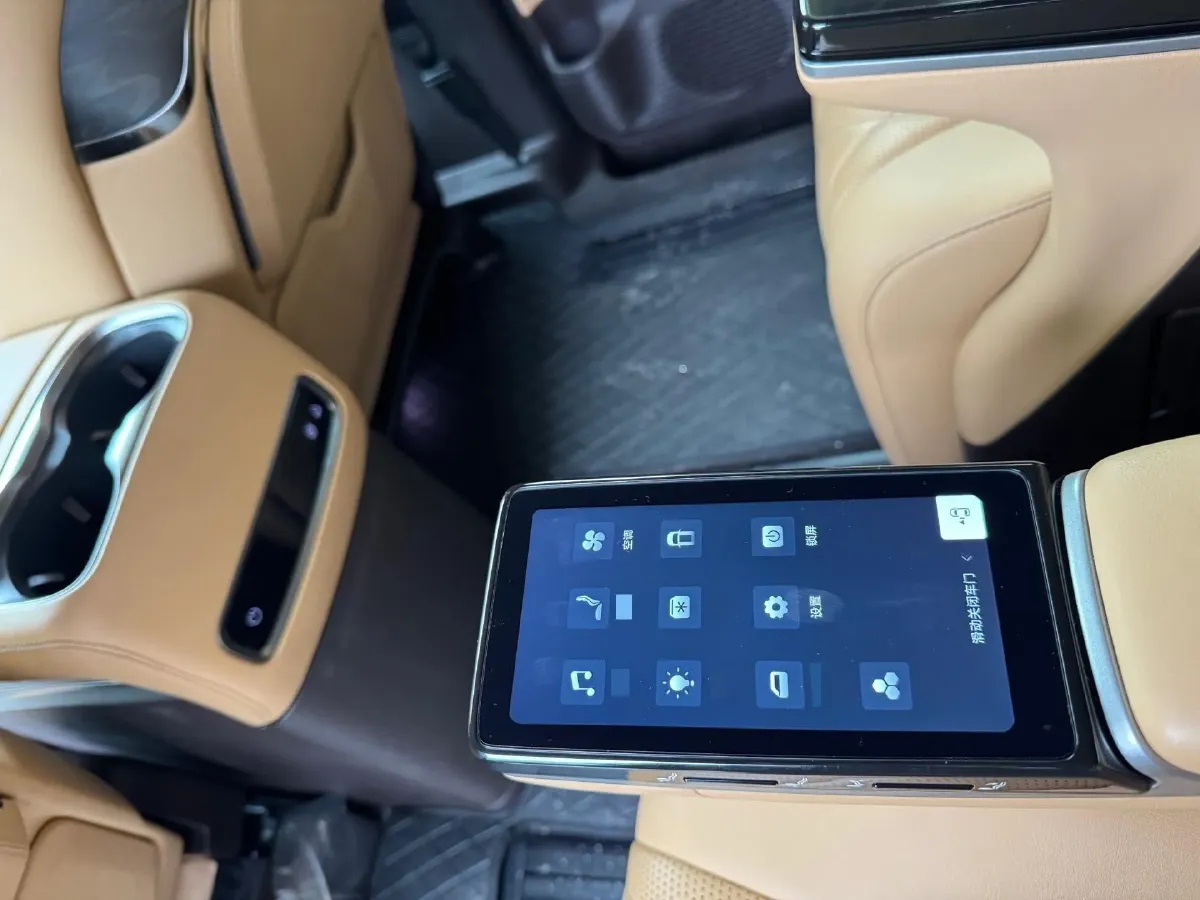 2025 Denza D9 1.5T 156HP L4 E-CVT PHEV 40KWH,autocango,china used car exporter,china ev exporter,chinese used car exporter,chinese used ev exporter