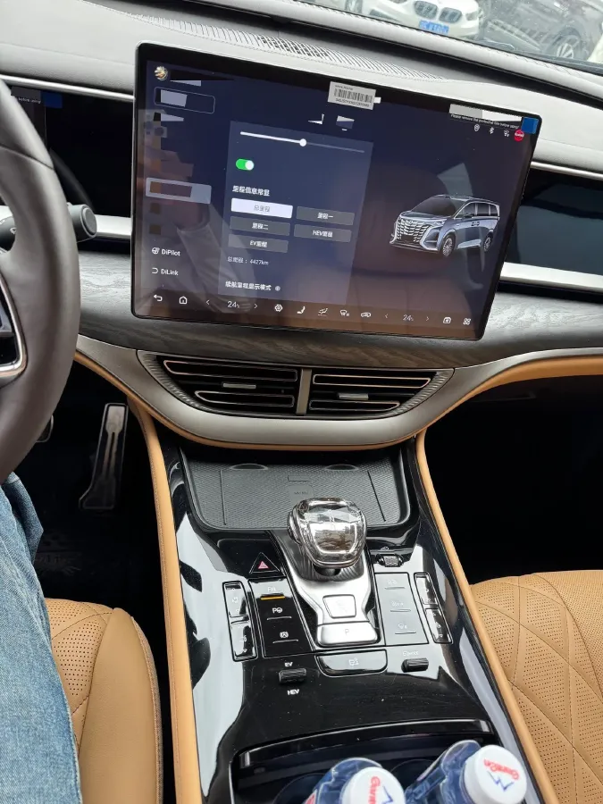 2025 Denza D9 1.5T 156HP L4 E-CVT PHEV 40KWH,autocango,china used car exporter,china ev exporter,chinese used car exporter,chinese used ev exporter