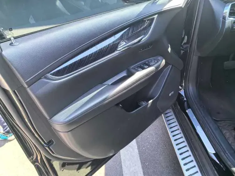 2022 Cadillac XT6 2.0T 237HP L4 9AT,autocango,china used car exporter,china ev exporter,chinese used car exporter,chinese used ev exporter