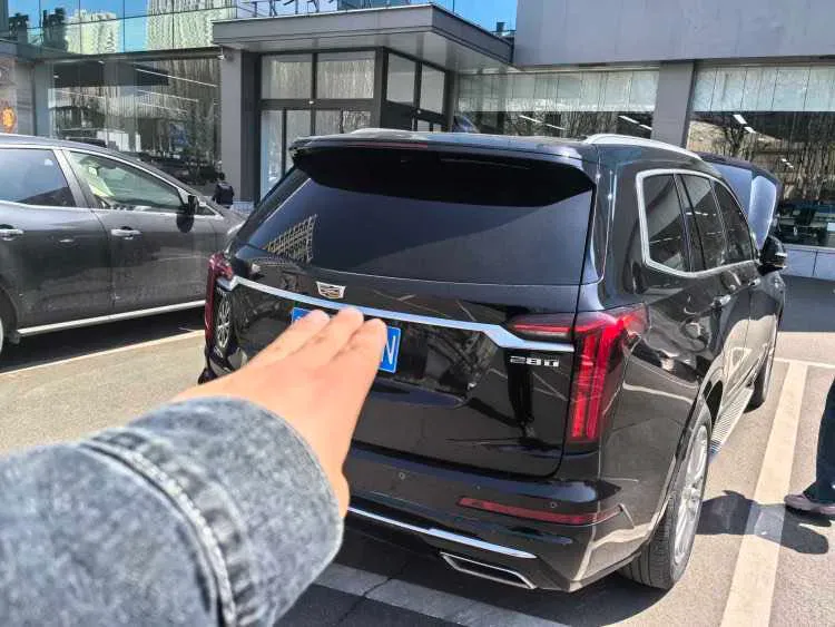 2022 Cadillac XT6 2.0T 237HP L4 9AT,autocango,china used car exporter,china ev exporter,chinese used car exporter,chinese used ev exporter