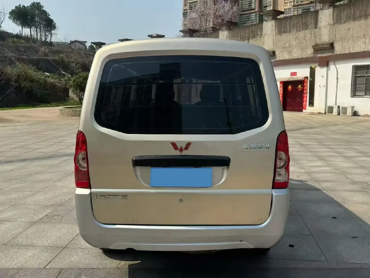 2021 WuLing RongGuang 1.5L 99HP L4 5MT,autocango,china used car exporter,china ev exporter,chinese used car exporter,chinese used ev exporter