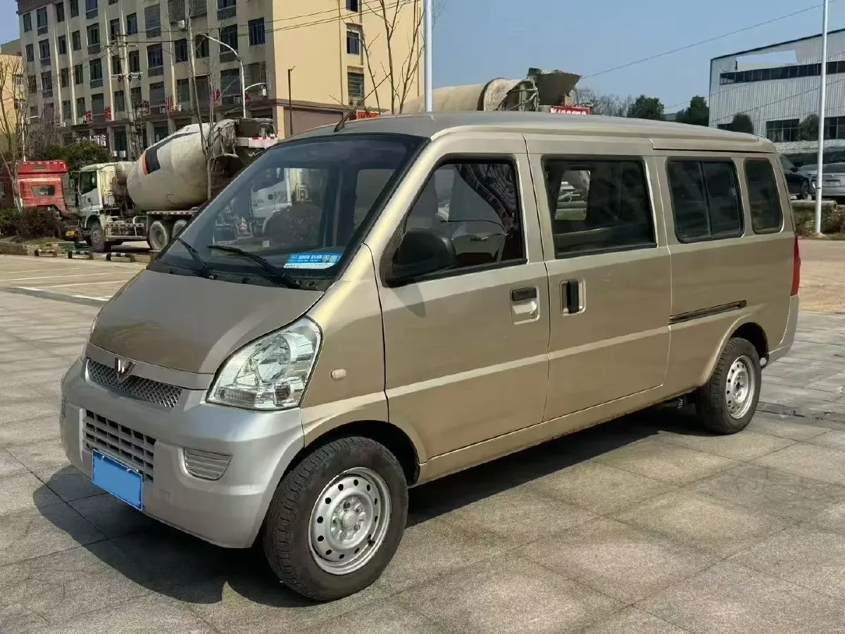 2021 WuLing RongGuang 1.5L 99HP L4 5MT,autocango,china used car exporter,china ev exporter,chinese used car exporter,chinese used ev exporter
