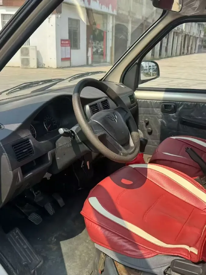 2021 WuLing RongGuang 1.5L 99HP L4 5MT,autocango,china used car exporter,china ev exporter,chinese used car exporter,chinese used ev exporter