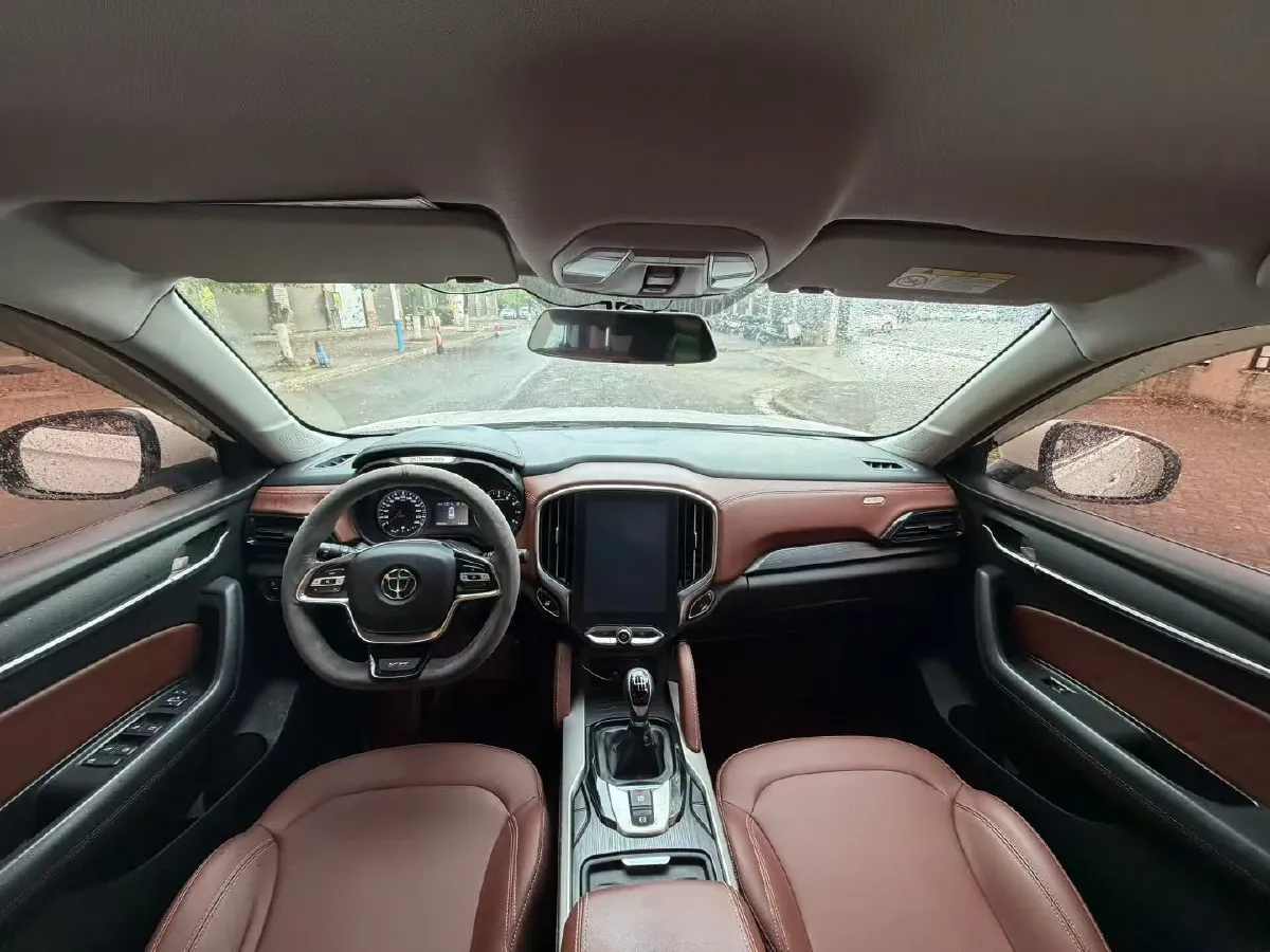 2018 Brilliance Auto V6 1.5T 150HP L4 6MT,autocango,china used car exporter,china ev exporter,chinese used car exporter,chinese used ev exporter