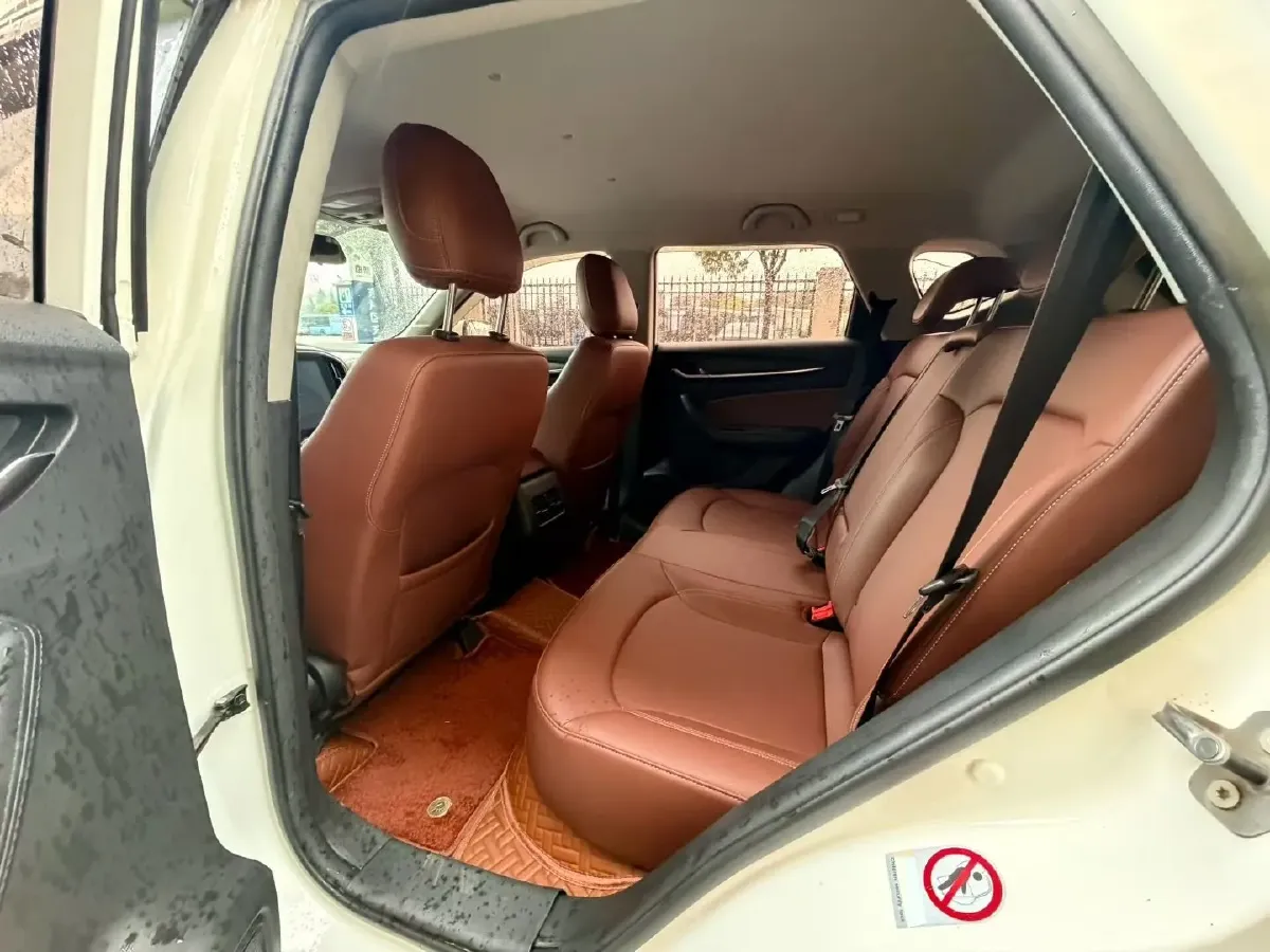 2018 Brilliance Auto V6 1.5T 150HP L4 6MT,autocango,china used car exporter,china ev exporter,chinese used car exporter,chinese used ev exporter