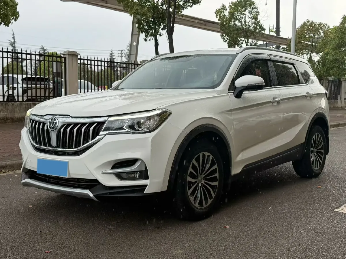2018 Brilliance Auto V6 1.5T 150HP L4 6MT,autocango,china used car exporter,china ev exporter,chinese used car exporter,chinese used ev exporter