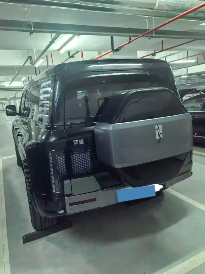 2024 YangWang U8 2.0T 272HP L4 REEV 49.05KWH,autocango,china used car exporter,china ev exporter,chinese used car exporter,chinese used ev exporter