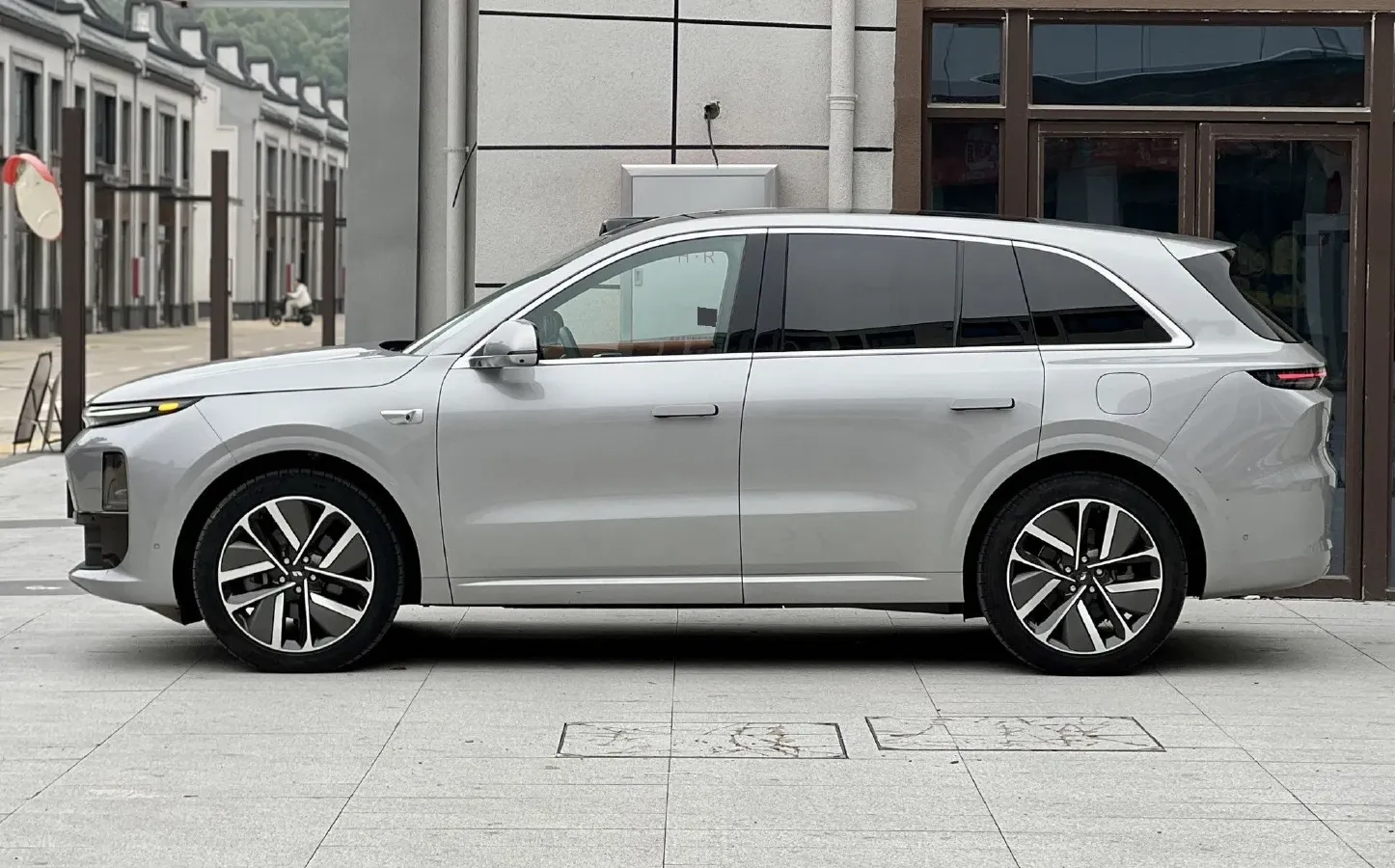 2024 Li L6 Range Extended 154HP L4 REEV 36.8KWH,autocango,china used car exporter,china ev exporter,chinese used car exporter,chinese used ev exporter