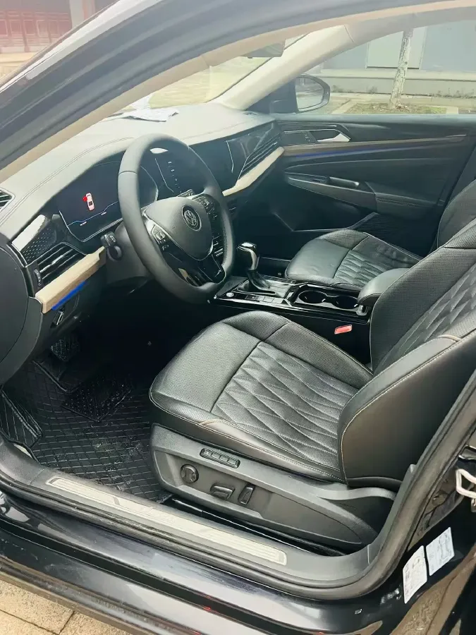 2020 Volkswagen Passat 2.0T 186HP L4 7DCT,autocango,china used car exporter,china ev exporter,chinese used car exporter,chinese used ev exporter