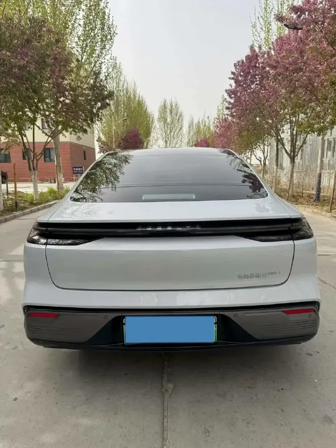 2025 Geely Galaxy Starshine 8 1.5L 112HP L4 1DHT PHEV,autocango,china used car exporter,china ev exporter,chinese used car exporter,chinese used ev exporter