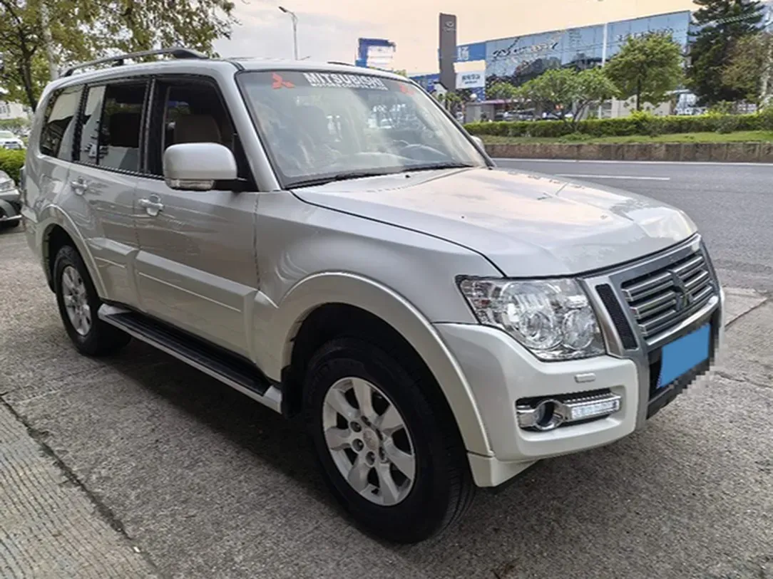 2016 Mitsubishi Pajero 3.0L 174HP V6 5AT,autocango,china used car exporter,china ev exporter,chinese used car exporter,chinese used ev exporter