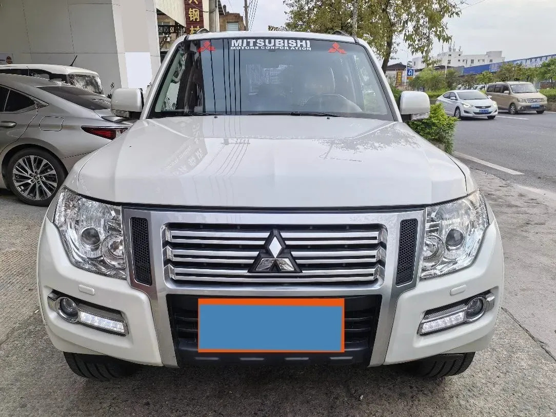 2016 Mitsubishi Pajero 3.0L 174HP V6 5AT,autocango,china used car exporter,china ev exporter,chinese used car exporter,chinese used ev exporter