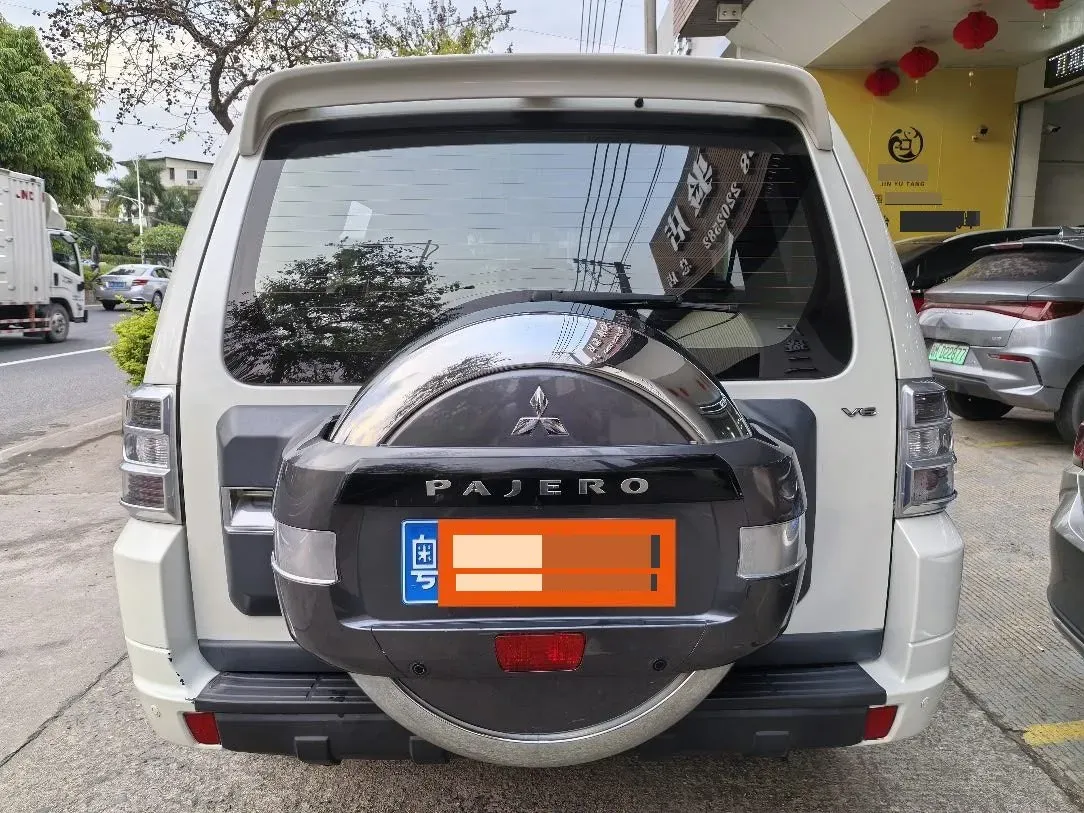 2016 Mitsubishi Pajero 3.0L 174HP V6 5AT,autocango,china used car exporter,china ev exporter,chinese used car exporter,chinese used ev exporter